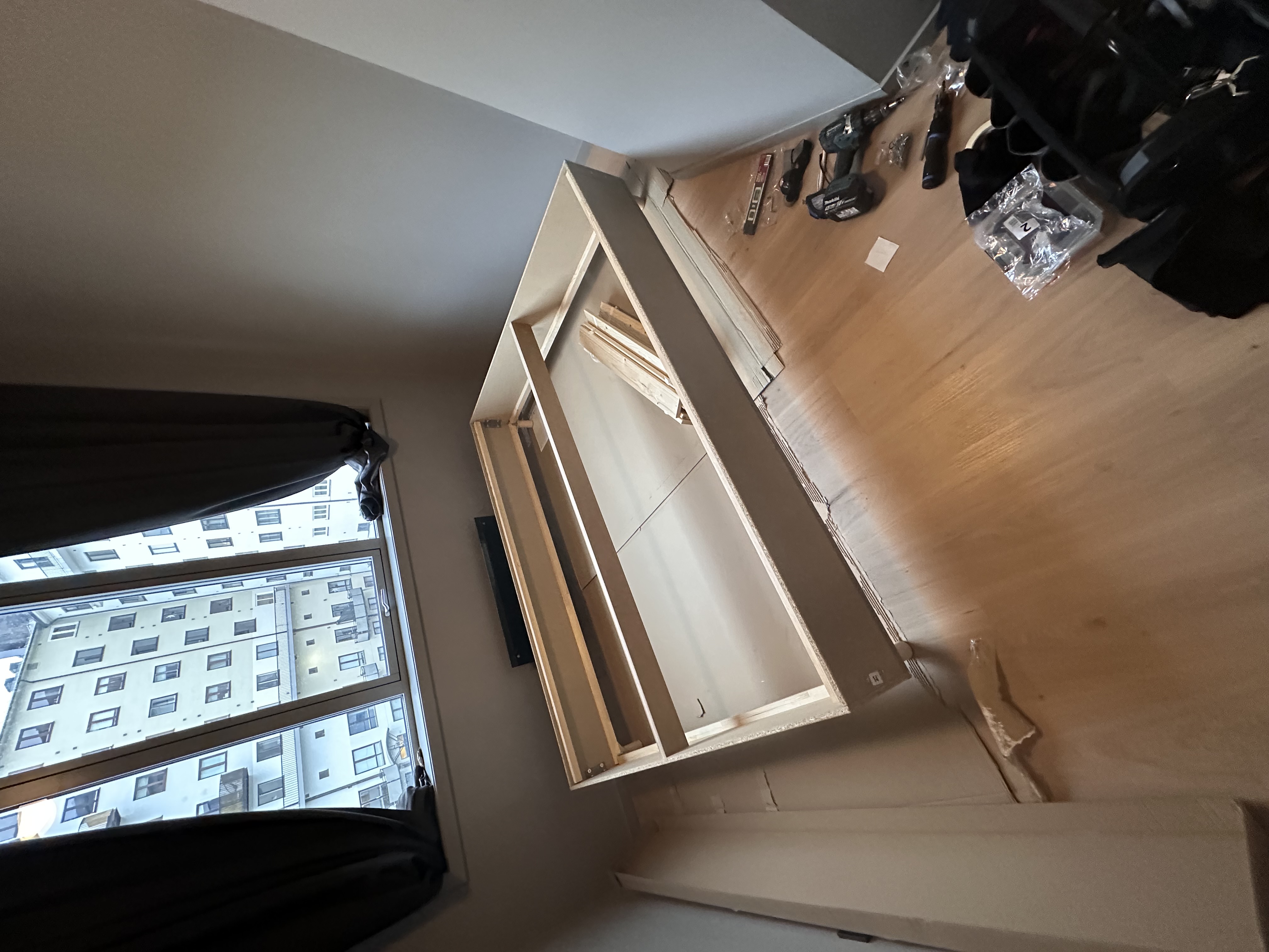 Jeg tilbyr montering av møbler